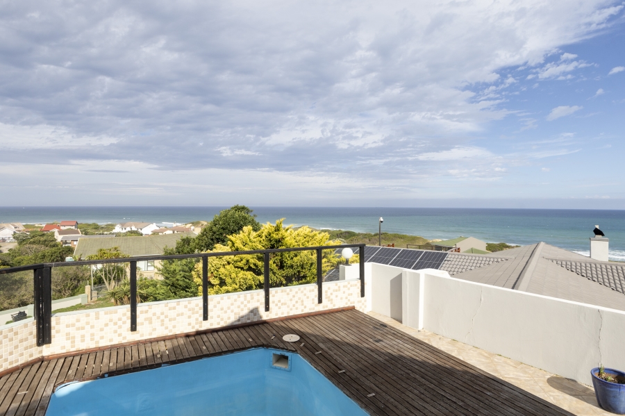 8 Bedroom Property for Sale in West Beach Eastern Cape